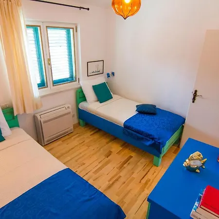 Jadranka Beachfront & Pool Villa