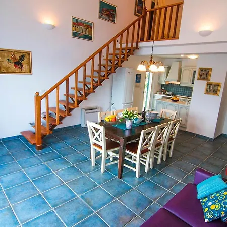 Jadranka Beachfront & Pool Maslinica