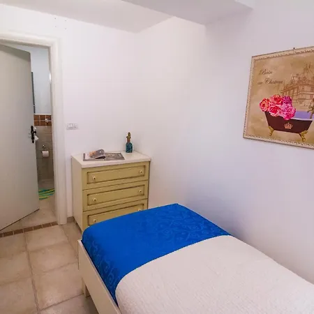 Jadranka Beachfront & Pool * Maslinica