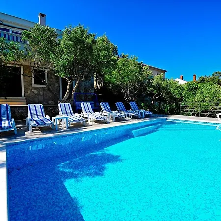 Jadranka Beachfront & Pool