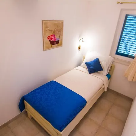 Villa Jadranka Beachfront & Pool Maslinica