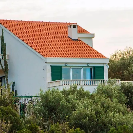 Jadranka Beachfront & Pool Villa Maslinica
