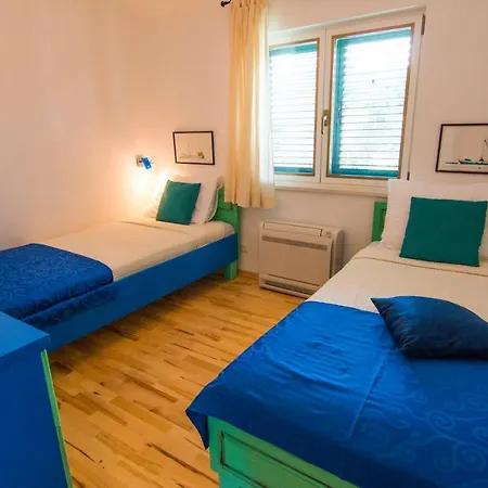 Jadranka Beachfront & Pool Villa Maslinica