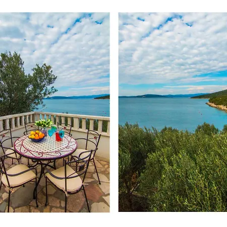 Jadranka Beachfront & Pool Villa