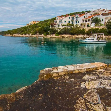 Jadranka Beachfront & Pool Villa *